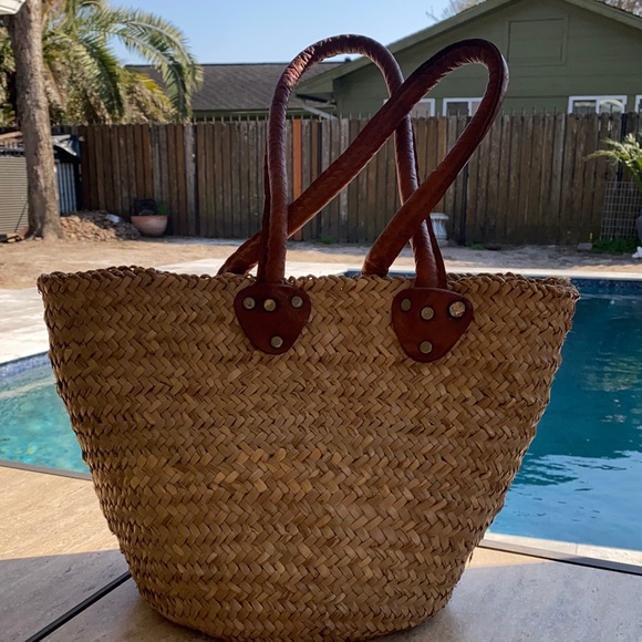 Handbags - Stylish Tan Woven Tote Bag